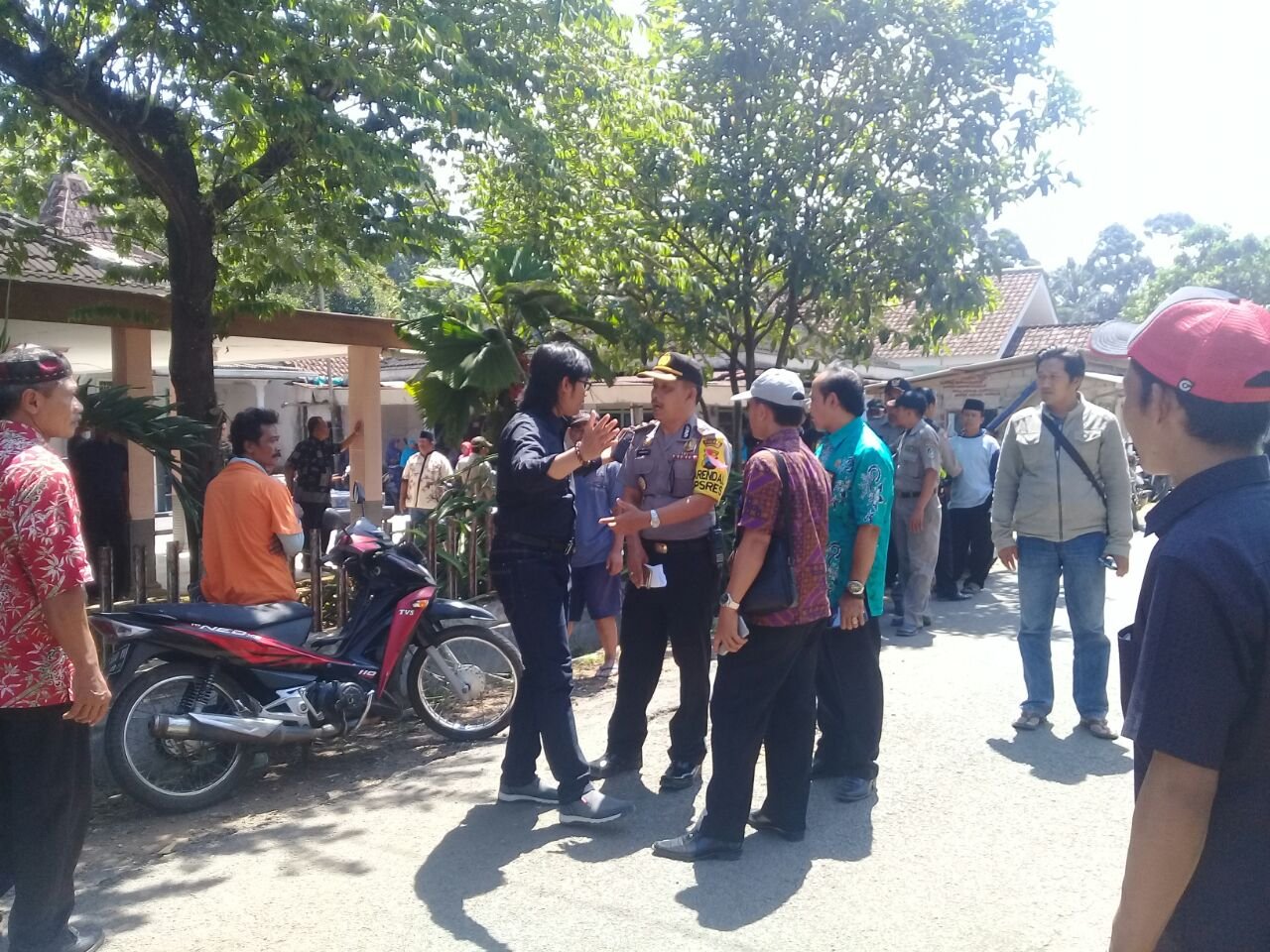 Foto: Proses eksekusi rumah warga Banyuwangi