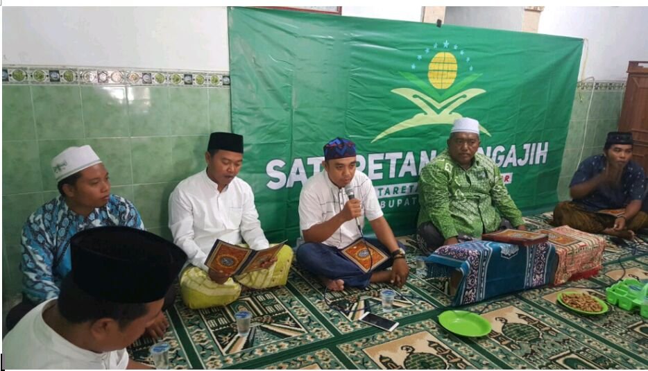 Foto: Relawan Gusti Sumenep saat sataretanan ngaji dan doa bersama