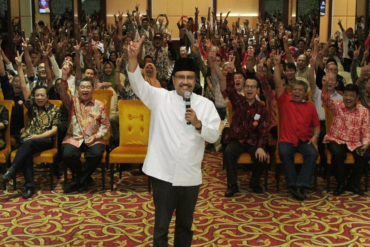 Foto: Gus Ipul bersama  relawan pendukung Jokowi