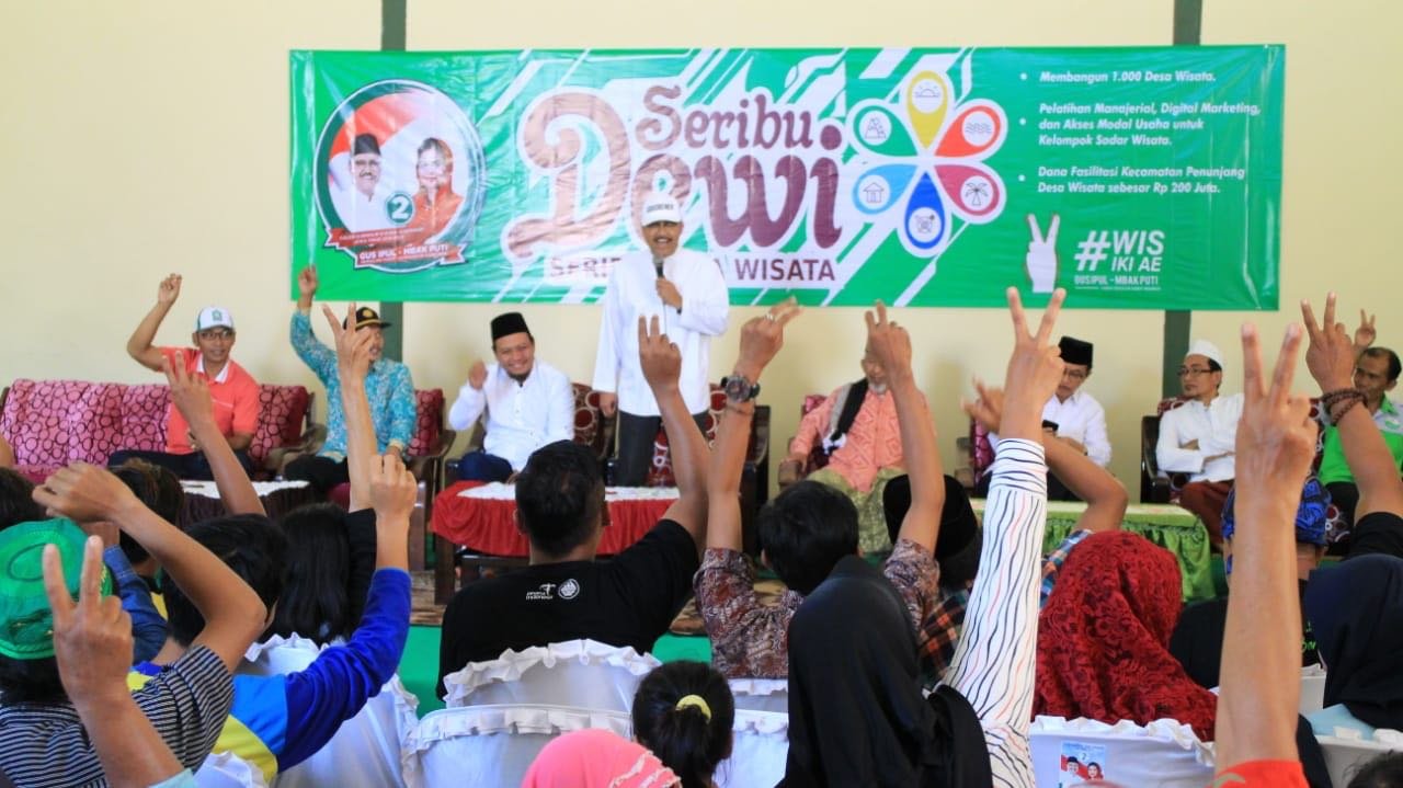Foto: Gus Ipul Bersama petani di Bondowoso