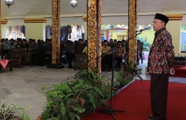 Foto: Bupati Sumenep saat memberikan sambutan pada acara halal bihalal