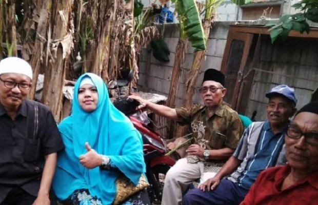 Ustadz Abd. Azis Saat Diwawancara MEMOonline.co.id