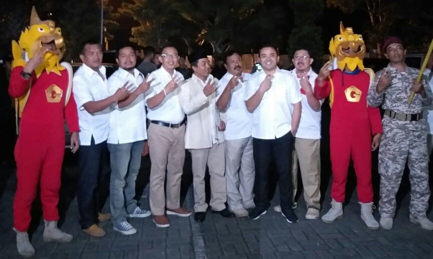 Foto: Para Caleg partai Gerindra saat tiba di Kantor KPU Kota Batu