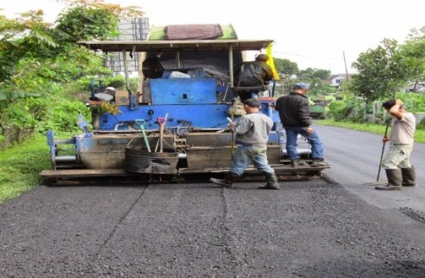 Foto: Ilustrasi pekerjaan proyek coldmix Asbuton