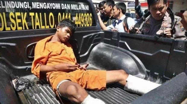 Foto: Salah satu begal sadis saat diamankan petugas