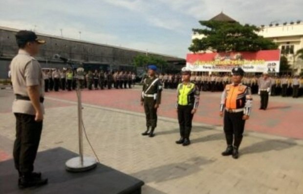 Foto: Apel gelar pasukan Operasi Lilin di Mapolres Metro Bekasi