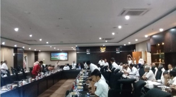 Foto: Pertemuan Tim Kunker Komisi V DPR RI dengan Pemerintahan Kota Batu di Ruang Rapat Utama Gedung A lantai 5 Balai Kota Among Tani, 