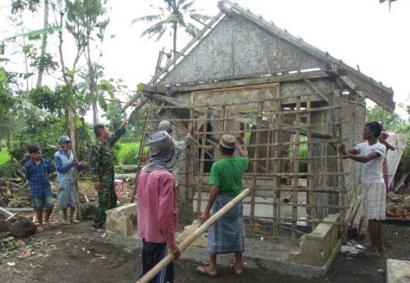 Foto: Satgas TMMD 104 Kab. Jember saat Bongkar Mushala Al Ihlas