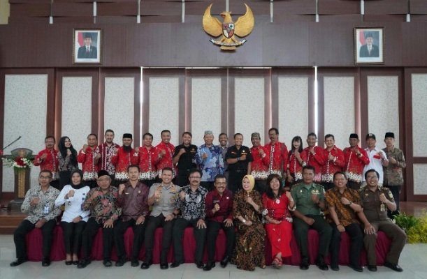 Foto bersama usai acara Sosialisai Tahapan Pemilihan Umum Tahun 2019