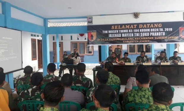 Foto: Dansatgas saat Paparkan Program TMMD 104 Di Depan Tim WASEV
