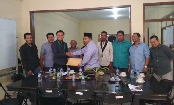 Foto: Tim Pemantau Independen HMI Cabang Malang saat Laporkan Agenda MPR RI ke Bawaslu