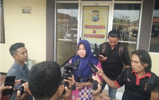 Foto: kuasa hukum korban penganiayaan oknum guru saat melapor ke polres Sumenep 