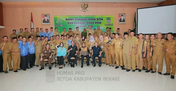 foto: peserta rapat evaluasi dana desa