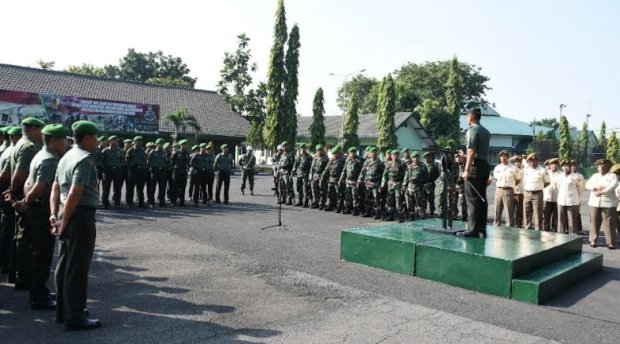 Foto: Danrem 084/Bhaskara Jaya, Kolonel Inf Sudaryanto, S. E saat beri pengarahan