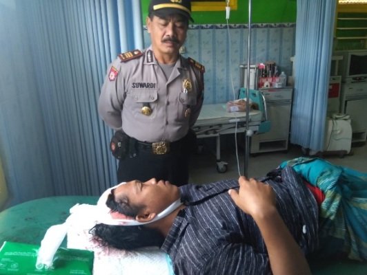 Foto: korban penganiayaan pasosngsongan saat di puskesmas Rubaru