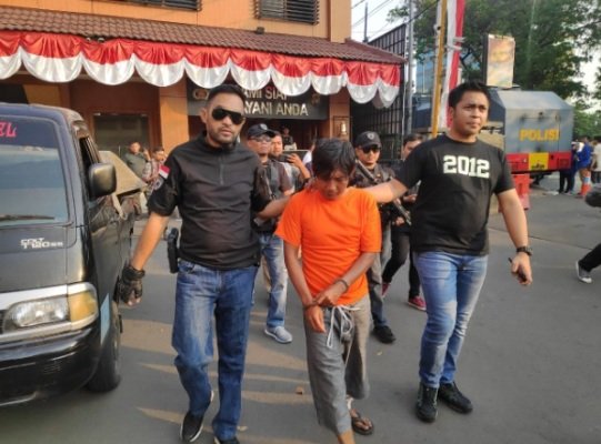 Foto: Pelaku penganiayaan anggota TNI saat digelandang Polisi