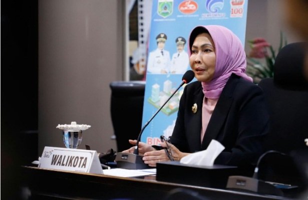 Foto: Walikota Batu Dewanti Rumpoko saat memberi pemaparan.