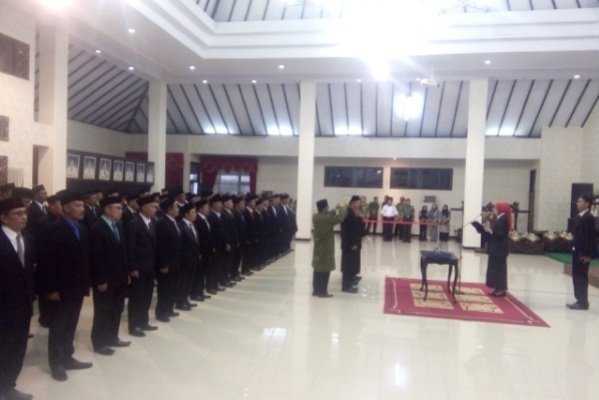Foto: pelantikan 80 pj kades di jember