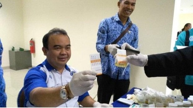 Foto: Kegiatan tes urine dilingkungan pemkab bekasi