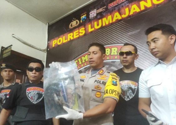 Foto: Kapolres Lumajang tunjukkan sejumlah Barang bukti saat menggelar press release
