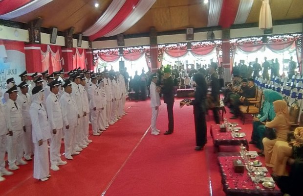 Foto : Pelantikan 38 Desa di Pendopo Kabupaten Sampang