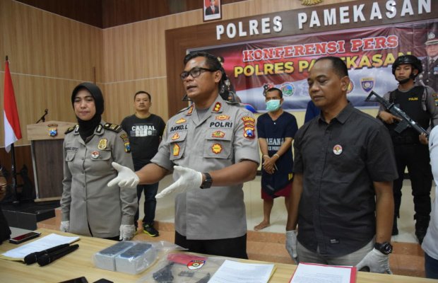 Foto: Kapolres Pamekasan saat Konferensi Pers