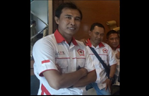 Foto : Ketua DPD GMPK Probolinggo Sholehuddin(Paling Depan)