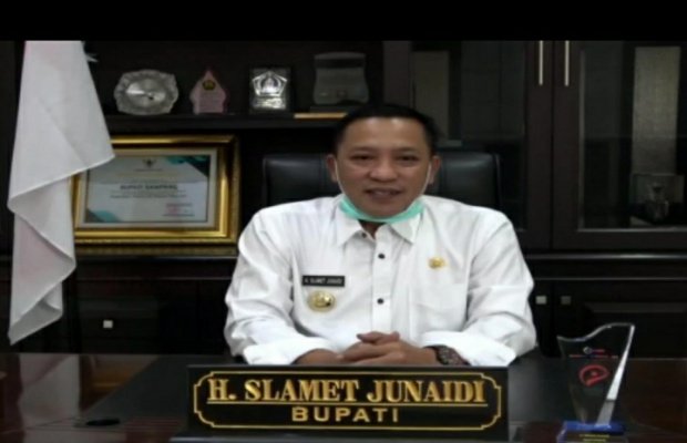 Foto : Bupati Sampang, H. Slamet Junaidi