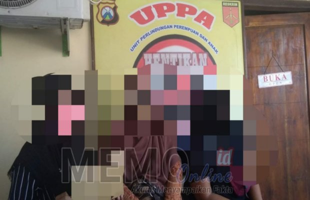 Foto : Pendamping Keluarga korban di Mapolres Sampang