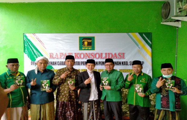 FOTO : Foto Bersama Usai Serah Terima SK Plt dan Ta'aruf DPC PPP Sumenep dari DPW PPP Jatim, di Kantor DPC PPP setempat. Sabtu 17 Oktober 2020.