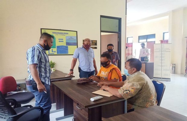 Foto : AHB Saat dibawa untuk diperiksa
