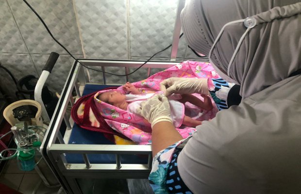 Foto: Bayi merah tak berdosa yang ditemukan di masjid di sumenep