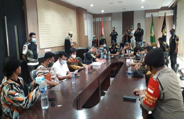 Foto : Audiensi GMBI dengan Dinas LH Kabupaten Bekasi dan para pihak terkait