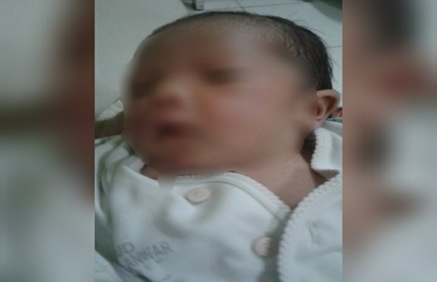 Foto: Dua bayi yang diduga tertukar