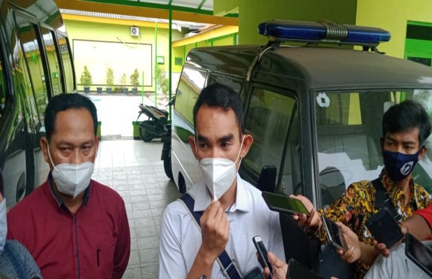 Foto: AKP. Dhany Rahadian Basuki saat dikonfirmasi media di Poliklinik Polres Sumenep