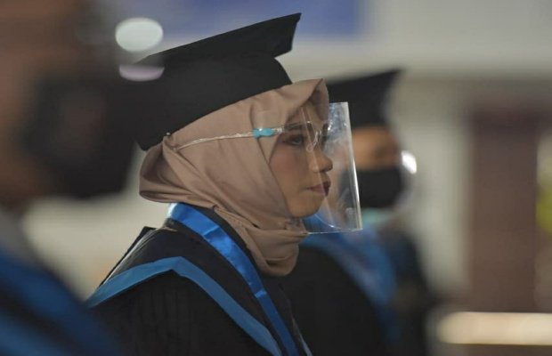 Foto : Wisuda UTM