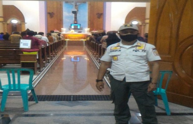 Foto : pelaksanaan misa natal