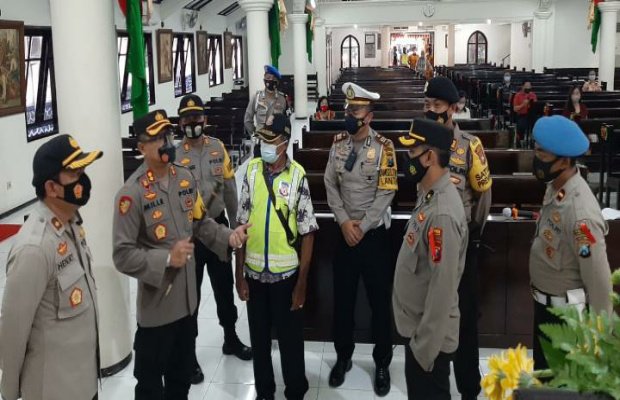 Foto: Kapolres Lumajang memberikan arahan