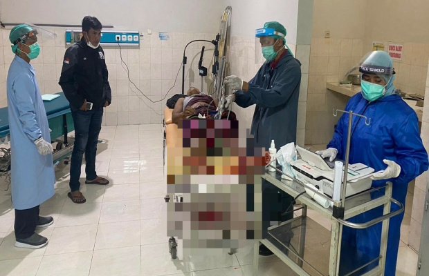 Foto: Korban pasca kejadian, dilarikan ke rumah sakit