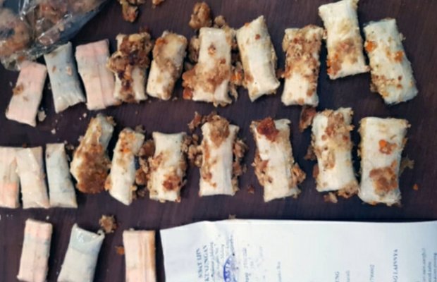 Foto: Barang bukti berupa paket makanan berbentuk mendol yang di sita oleh petugas Lapas Lowokwaru Malang
