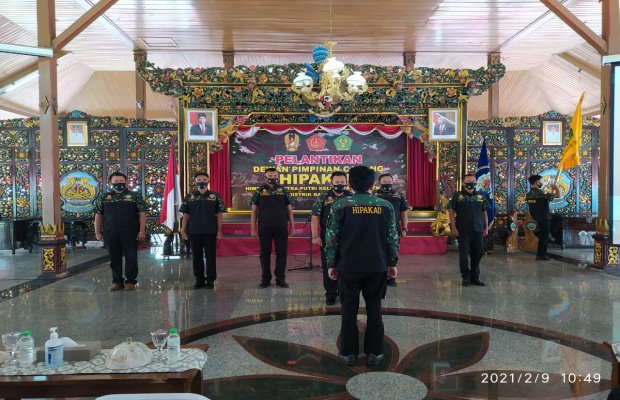 Foto : Pengurus Hipakat cabang Bangkalan saat melakukan pelantikan. 