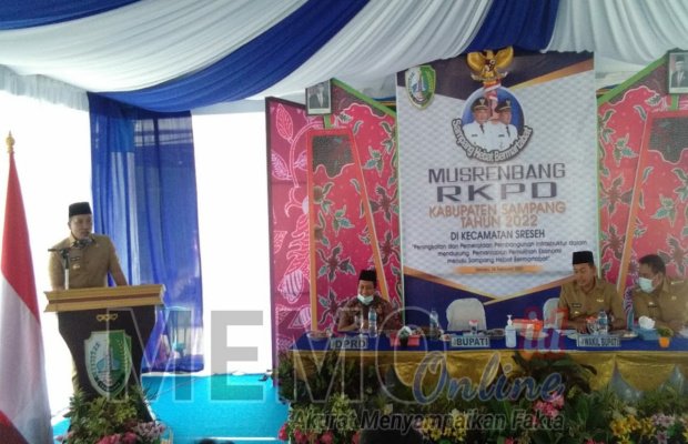 Foto : Bupati Sampang H. Slamet Junaidi saat MusrenbangCam di Kecamatan Sreseh