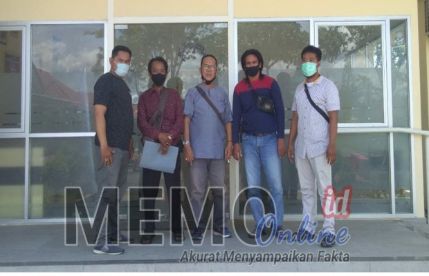 Foto : Aliansi Lintas LSM usai melaporkan oknum DPRD di Polres Sampang