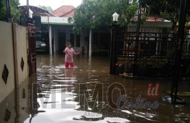 Foto : Rumah warga di jalan Rajawali Kota Sampang digenangi air