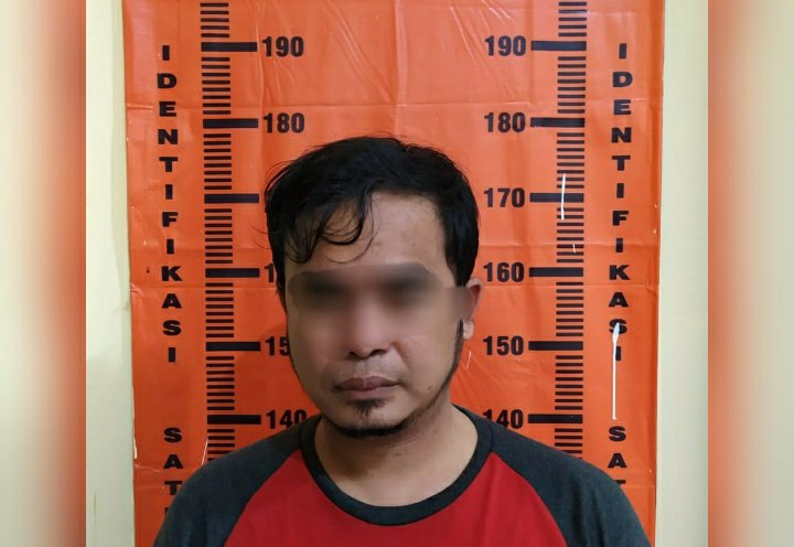 Foto : Tersangka narkoba saat menjalani pemeriksaan Mapolsek Sumbersari.
