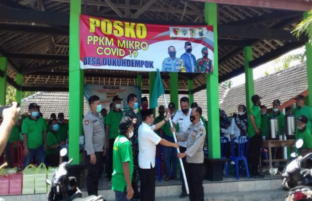  Foto : Kapolsek Wuluhan Bersama Muspika Meninjau PPKM Mikro Di Desa Dukuhdempok