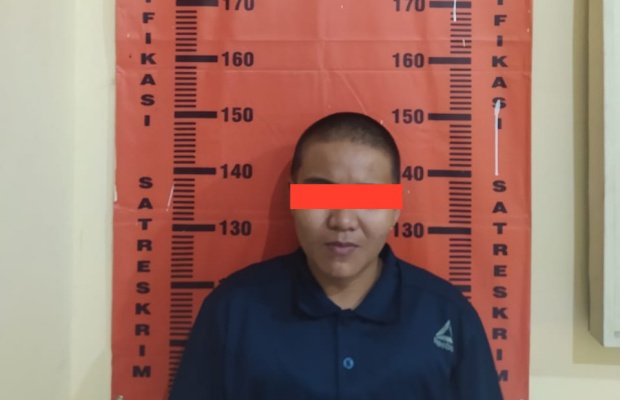 Foto : Inisial AY (26) saat menjalani pemeriksaan