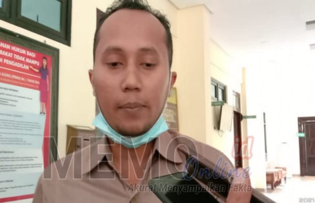  Foto : Abdul Azis, kuasa hukum oknum LSM di Sampang