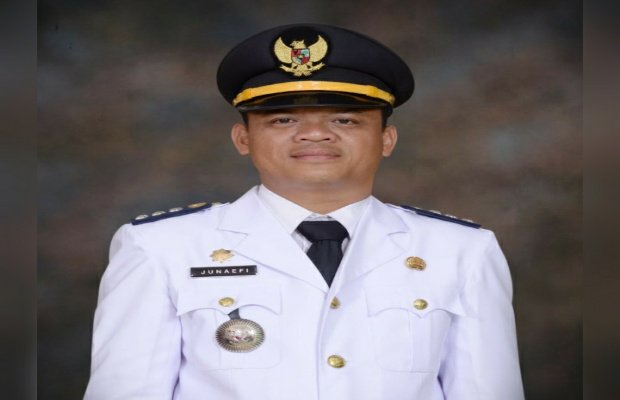 Foto: Camat Tambun Selatan, Junaefi 