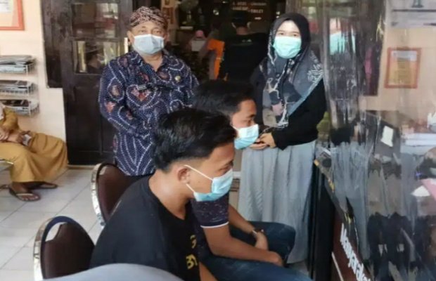 Foto: Kadinkes Sumenep saat di Puskesmas Bluto